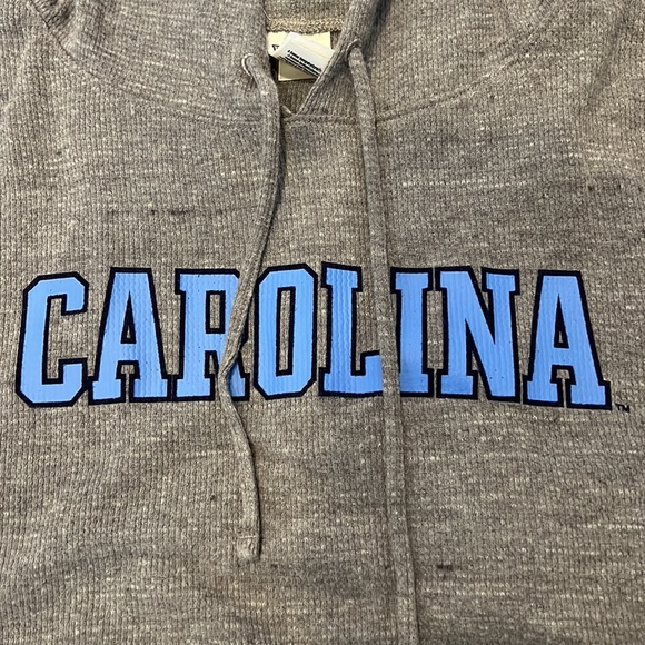 University of Carolina Sweatshirt With hood - Picture 2 of 3